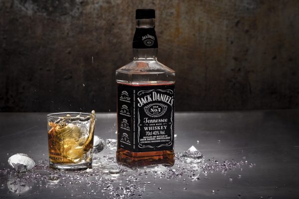 drink, bottle, spirits-3197547.jpg